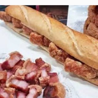 Bocadillo De Torreznos