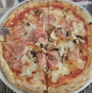 Pizza Prosciutto E Funghi (33 Cm.)