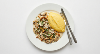 Ciuperci cu smântână si mămăligă