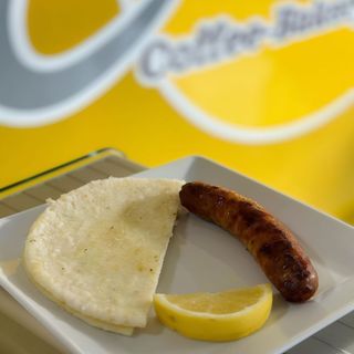 Chorizo Con Arepa