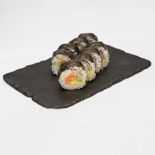 hosomaki salmón fresco con aguacate, bandeja (8 uds.)