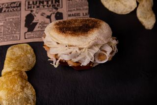 57 Minita De Pollo De Kebab Con Ensalada De Col