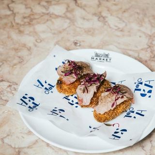 Croquete de Bacalhau, Niguiri de Atum (2 unidades)