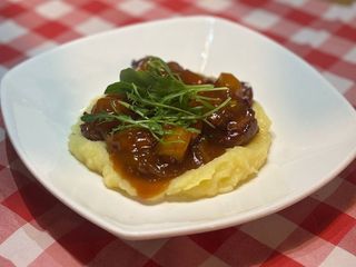 Свинина-гриль з томатною сальсою та кортоплею (370g)