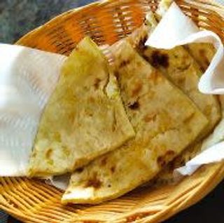 Naan Con Queso Y Ajo