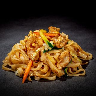 Beef pad thai