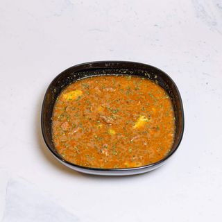 Pileći gulaš + salata + palačinke