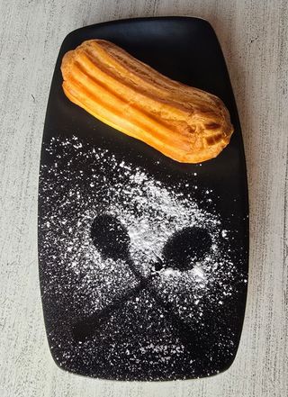 Еклер від Biscuit