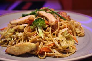 Tallarines Con Pollo