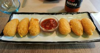 Pimientos Jalapeños Rellenos De Queso Cheddar (6 Uds.)