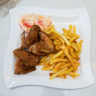 Chicken Wings With Chips