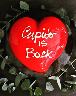 Cuore con gelato al mascarpone e semifreddo alla fragola