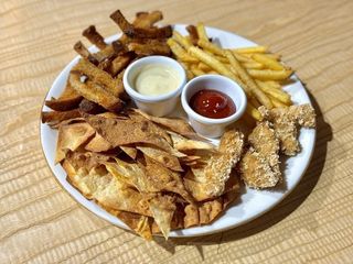 Тарілка снеків