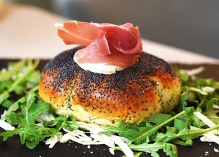 Prosciutto crudo, Philadelphia e mozzarella