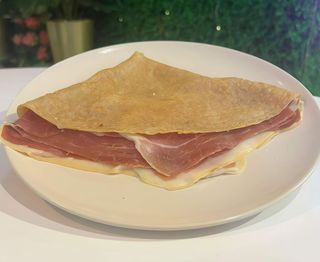 Crepe de jamón serrano