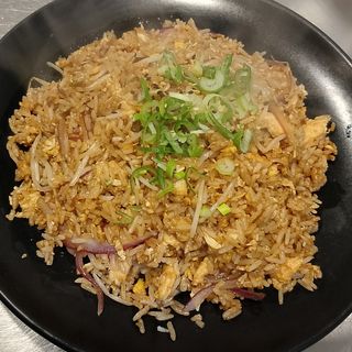 Arroz frito con pollo