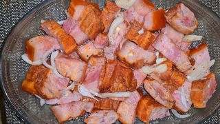 Gris De Porc Avec Attiéké