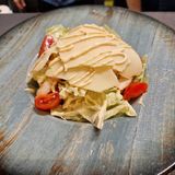 Салата цезар с пилешко бон филе (350г)