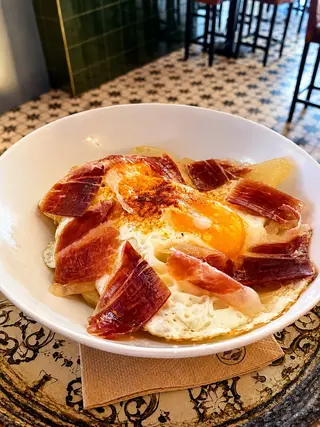 Huevos Rotos Con Jamón