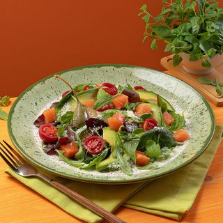 Салат з лососем