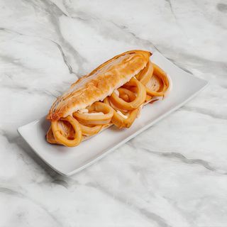 Bocadillo De Calamares Con Mahonesa