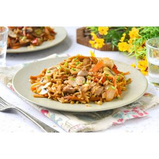 Wok De Verduras Con Arroz Y Pollo