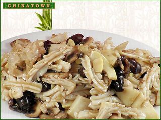 Калмари с бамбук и три вида гъби