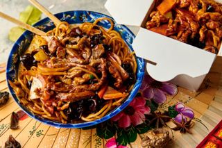 Noodles+Oaie pe plita incinsa