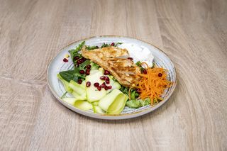 Salata zucchini cu branza de capra