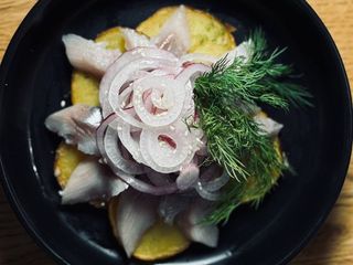 Оселедець на картопляній подушці (230г)