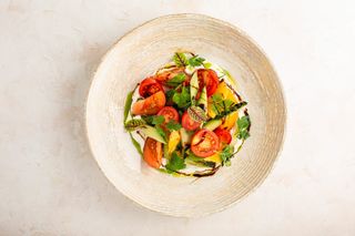 Салат овочевий з домашнім крем-сиром (270г)