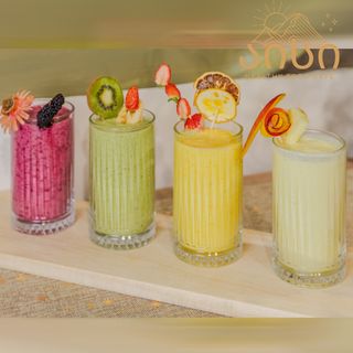 ყვავილოვანი კომბოსტო,მწვანე ვაშლი,ყურძენი