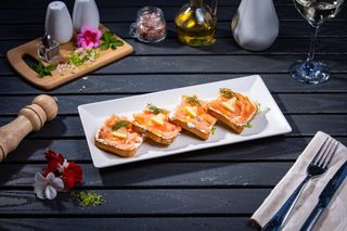 Bruschete cu somon fume