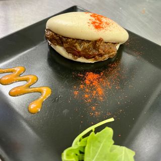 Tapa De Pan Bao Con Carne Mechada