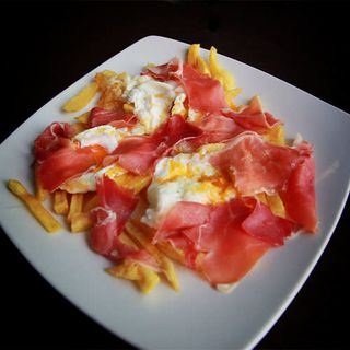 Huevos Rotos Con Jamón