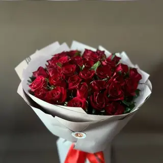 Букет из 31 красной розы