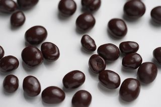 Chicchi di caffè pralinati al cioccolato fondente 100 g