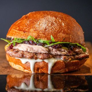 Бургер с гъши пастет