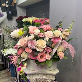 #7. ჰოლანდიური  შერეული ყვავილების კომპოზიცია ყუთში