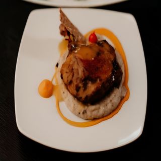 Pulpă de rată confiată