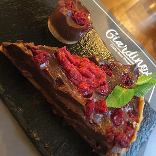 Čoko tart sa višnjom 