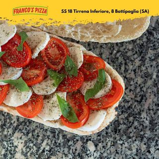 Panuozzo caprese metà