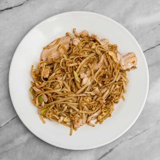 43. Tallarines Fritos Con Pollo