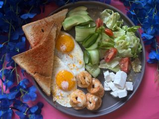 Яєчня з креветками 250 г