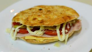 Lepinja sendvič salama