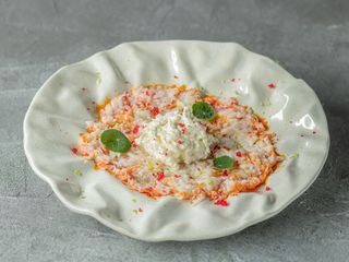 Карпачо з креветок із лимонною ноткою та ніжною страчателою