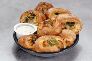 Papa хапки с моцарела и халапеньо (люто)