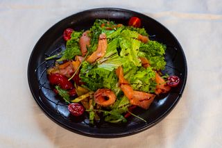 Салат "Овощи с сёмгой"