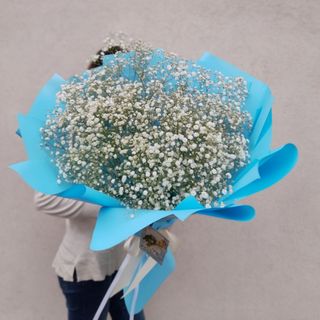 Bukiet białej gipsówka ,rozmiar  M