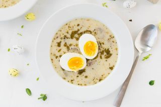 Żurek Staropolski z jajkiem i kiełbaską